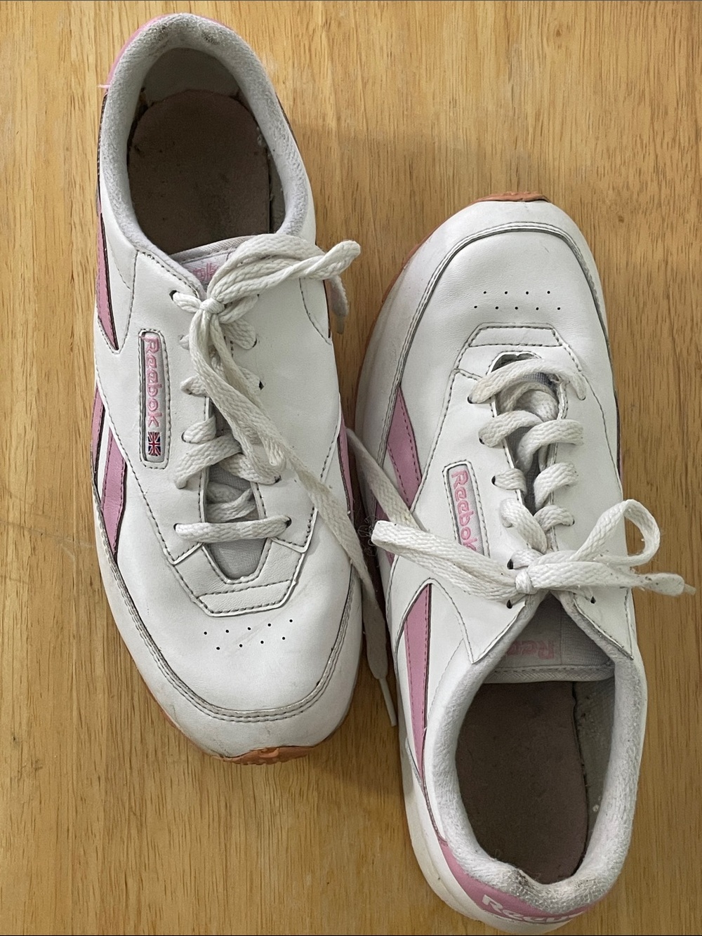 REEBOK Old School 90’s Women's White Pink Leather Sneakers, Size 9½